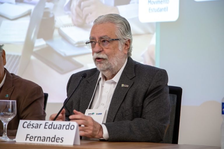 AMB destaca protagonismo dos médicos jovens em fórum da APM sobre liderança e futuro da Medicina 9 WhatsApp Image 2026 05 29 at 16.19.33