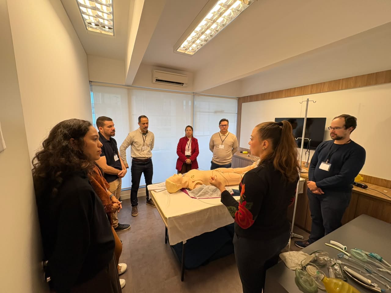 Com certificação internacional, curso ACLS capacita médicos no atendimento avançado de emergências cardiovasculares 2 Foto 3