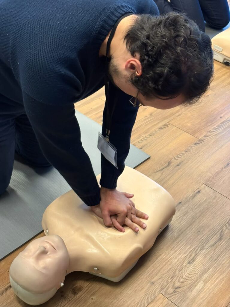 Com certificação internacional, curso ACLS capacita médicos no atendimento avançado de emergências cardiovasculares 5 Foto 6